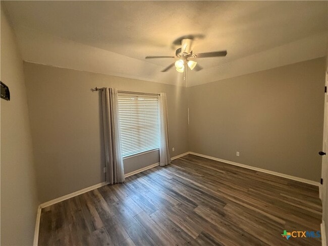Building Photo - 114 Palomino Ln