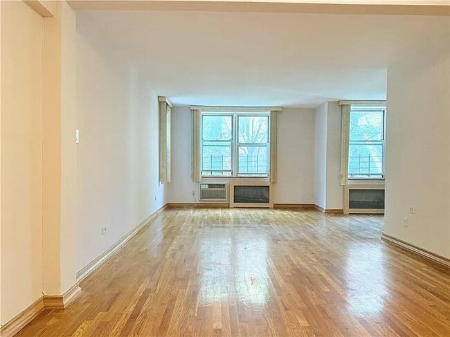 Photo - 2678 Ocean Ave