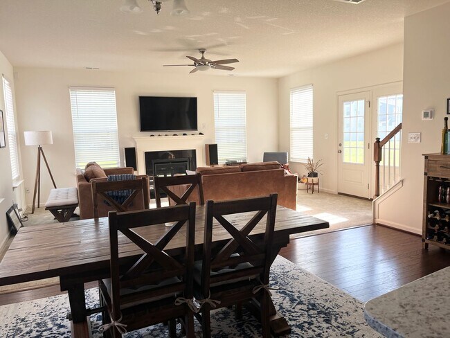 Photo - 3428 Crow Pt Wy