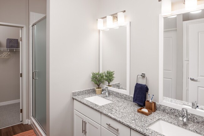 Photo - Lyra Apartments