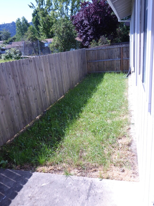 Photo - 2 Bd 1 bath remodeled duplex w/Garage in Winston