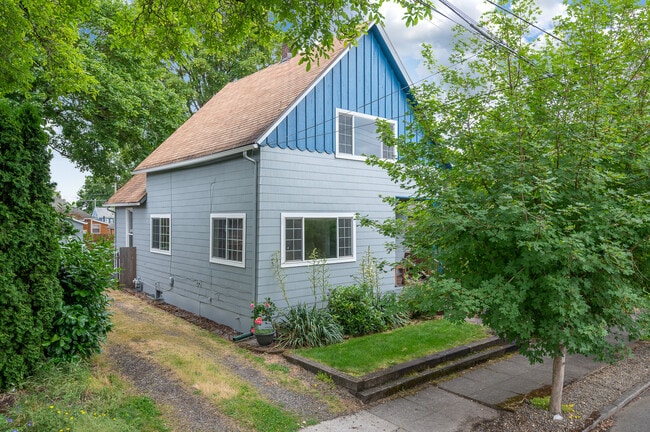 Building Photo - 7907 N Hereford Ave Rental