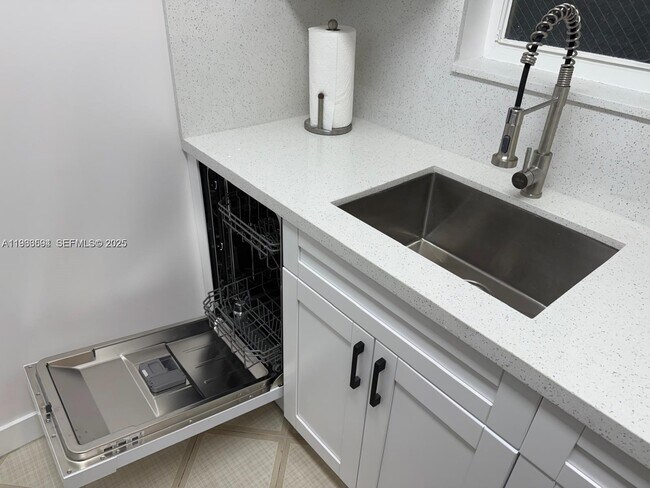 Photo - 160 SW 30th Ave Unit 109A