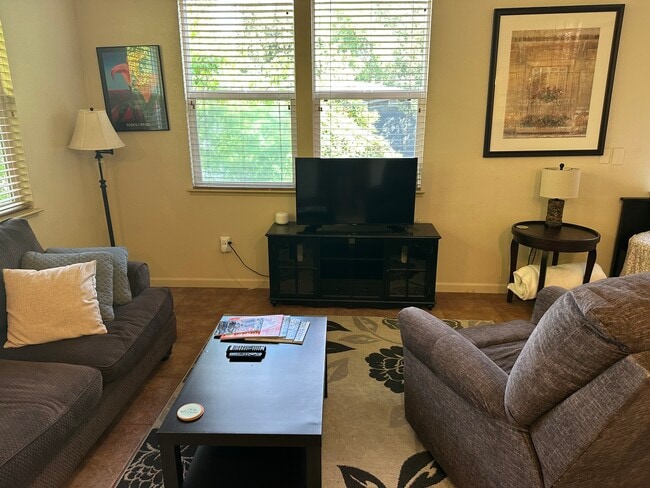 Photo - 1919 4th St Unidad Downtown Treehouse