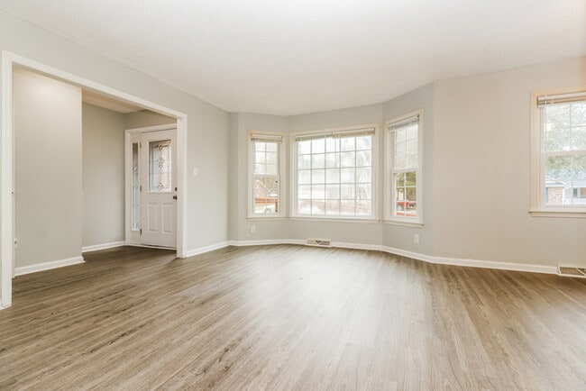Photo - 212 Woodward Blvd