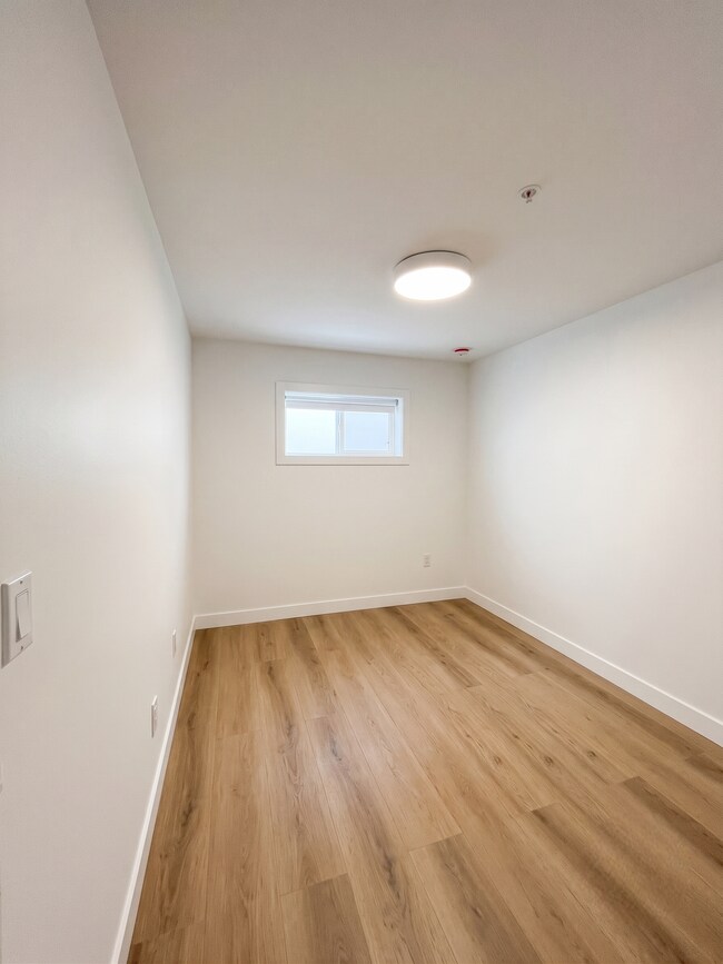 8362 13th Av Unit Newly Renovated 2 Bedroom Basement Suite