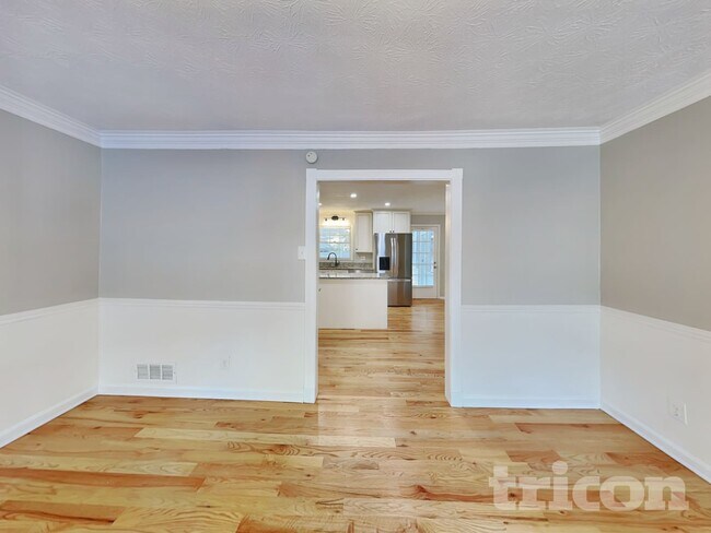 Photo - 361 Willow Glenn Dr