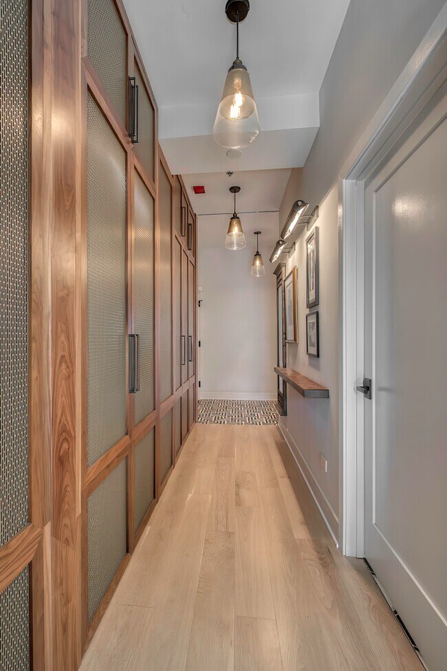 Photo - 910 W Madison St Unit 904E