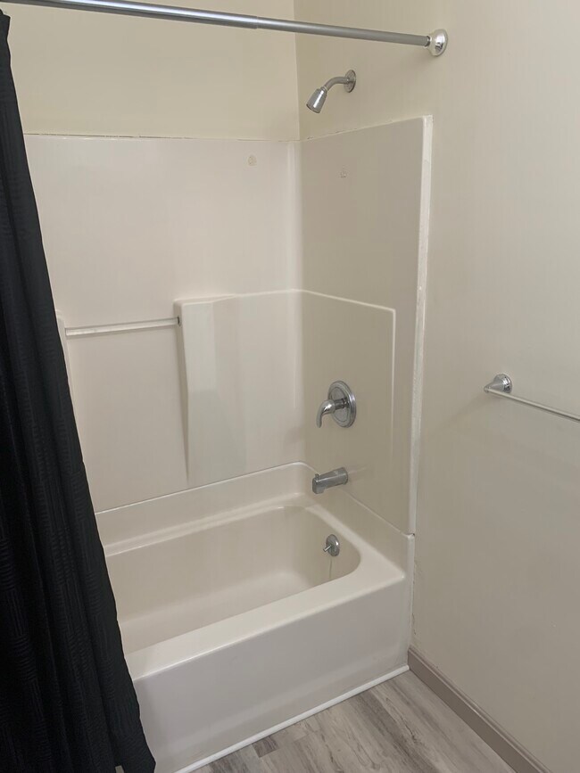 Photo - 464 Howe Ave Unit 3A