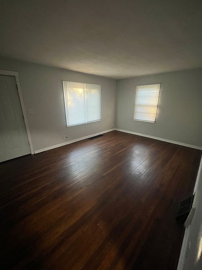 707 Royal Ave
