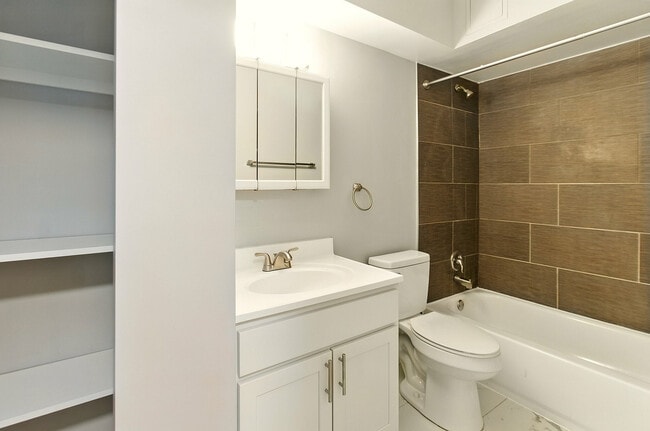 Bathroom - Tiberon Trails