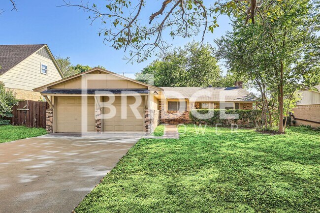 Photo - 802 Poinsettia Dr