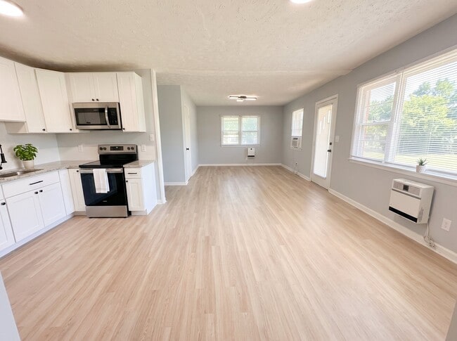 Photo - 512 Boundary Ln