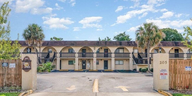 Building Photo - 205 Palmetto Ave Unit 608