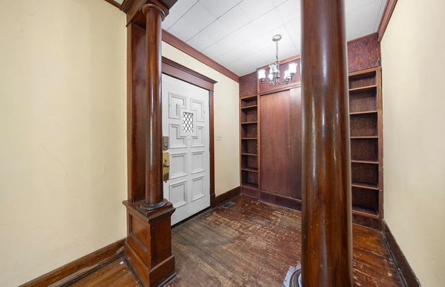 Photo - 537 E Ave B