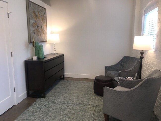 Photo - Landmark at Marshall Broad