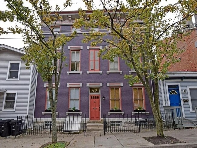Building Photo - 69 Mulberry St Unit Apt 1