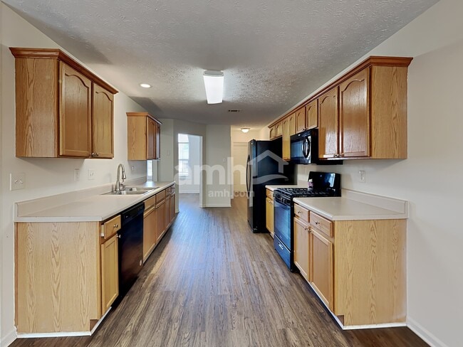 Photo - 910 Harbins View Dr