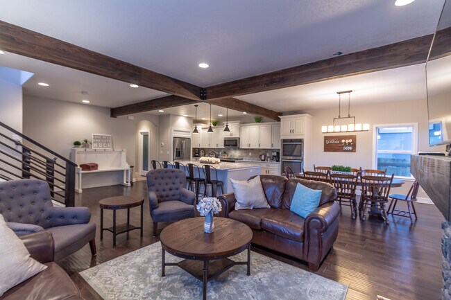 Photo - 724 N Walnut St