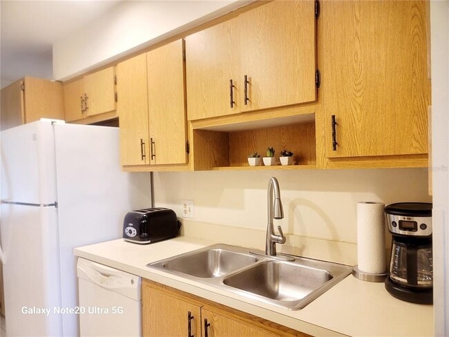 4535 Longwater Chase Unidad 18