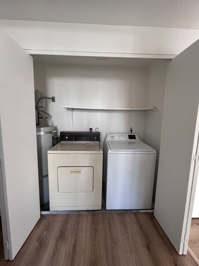 Photo - 2 Bed 1 Bath in heart of Bellingham Receive a $250 Amazon gift card upon move in!! Unit # 1