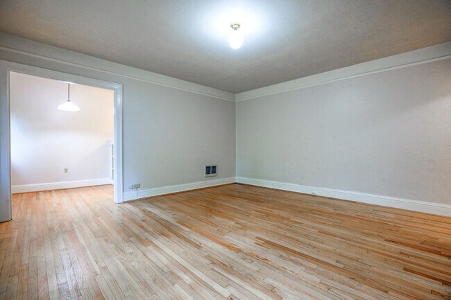 Photo - San Carlos Apartments