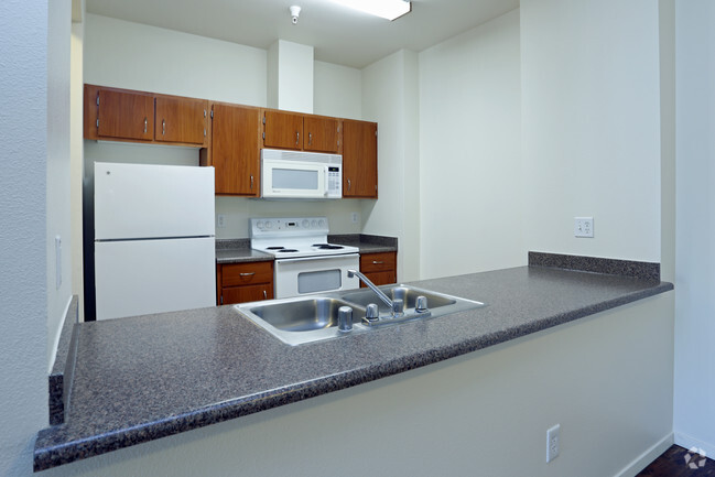 Interior Photo - Center Pointe Apartments