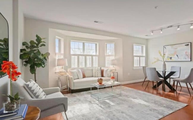 Photo - 3609 38th St NW Unit 309
