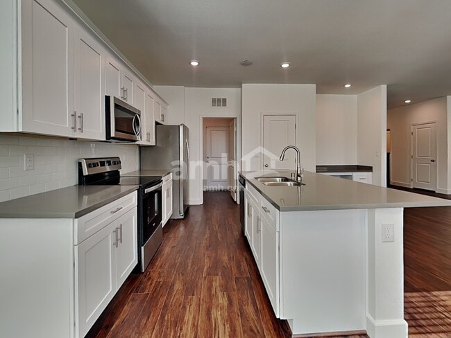 Photo - 4812 Blushing Star St