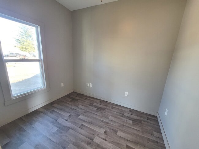 Photo - 533 Deleon St