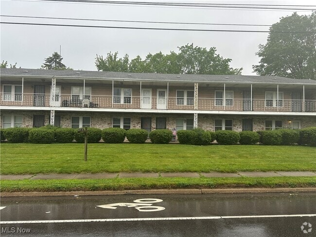 Building Photo - 787 E Wilbeth Rd Rental