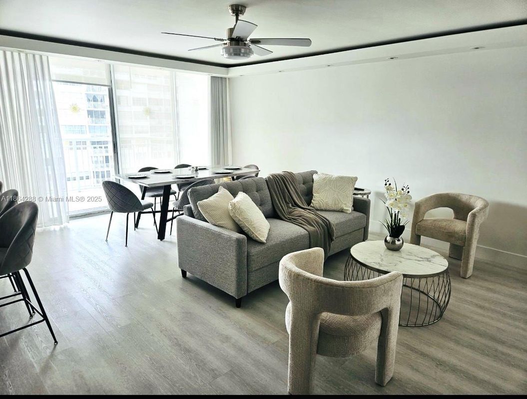 Photo - 18071 Biscayne Blvd