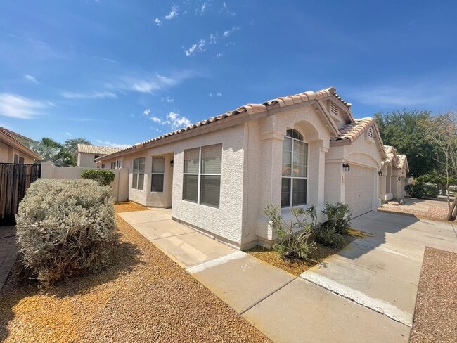Photo - 1113 W Sparrow Dr