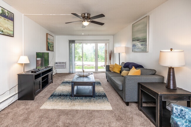 2BR, 1BA - 865 SF