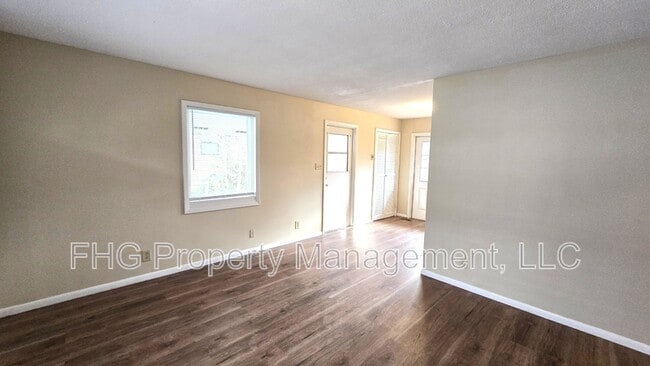 Photo - 114 Forrester Dr