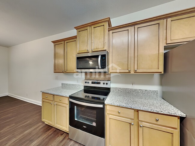 Photo - 1684 Woods Ln