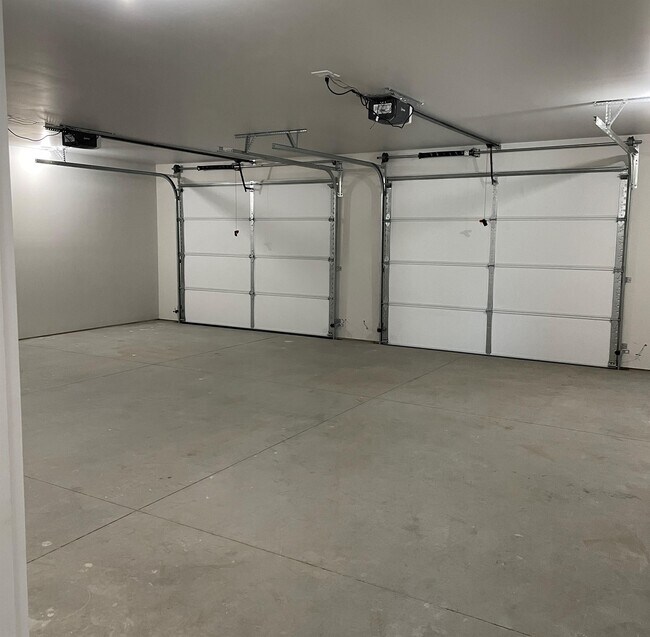 Photo - 122 S Russell Ave