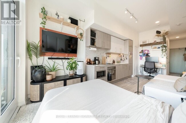 Photo - 2020 Bathurst St Unit 929