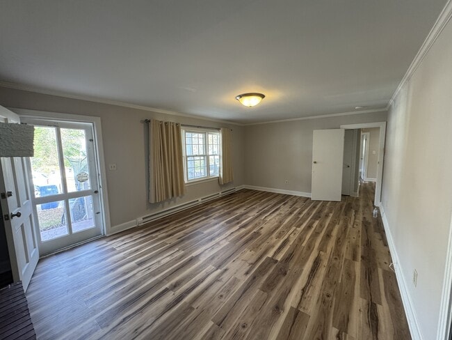 Photo - 408 E Simmons Ave