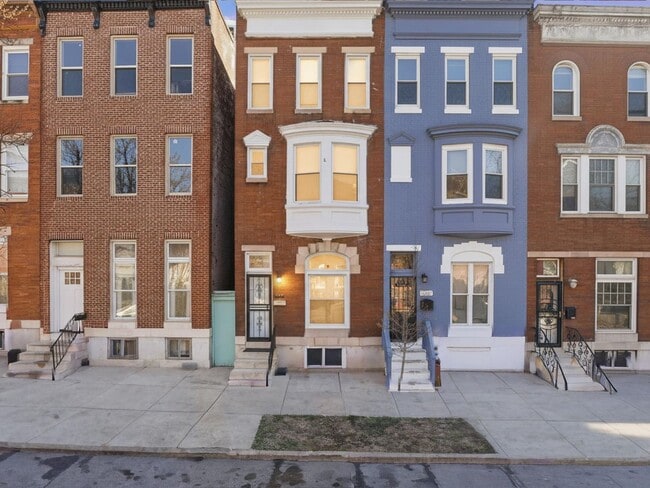 Building Photo - Charming Spacious Baltimore Rowhome