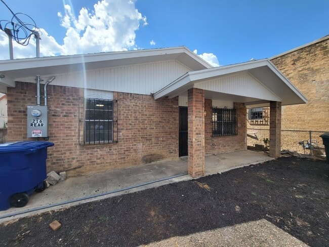 Photo - 216 N Meadow Ave