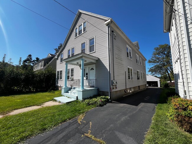 Photo - 1st Floor Apartment in Ideal West Hartford... Unit 35 Outlook Ave - Floor 1