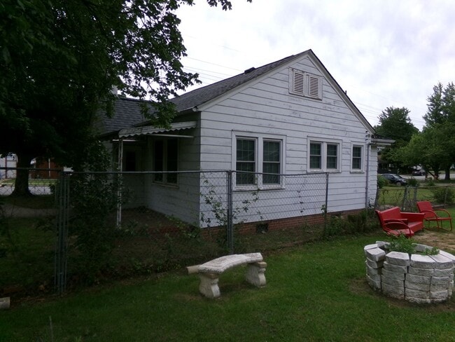 Photo - Spacious 3-Bedroom 2-Bathroom Home