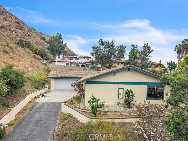 Building Photo - 3825 Skycrest Dr