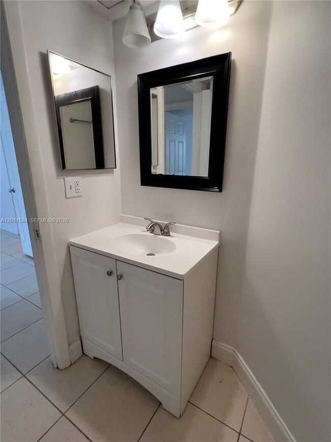 Photo - 2880 N Oakland Forest Dr Unit 214
