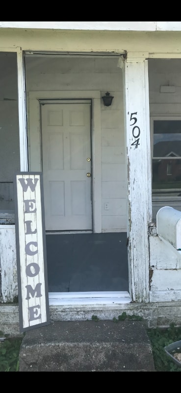 Photo - 504 W 9th St