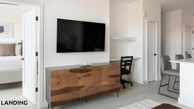 Photo - 1007 S Mint St Unidad 712