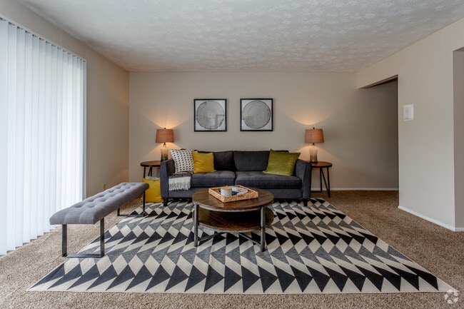 1BR, 1BA - Model - Club at Highland Park Apartments