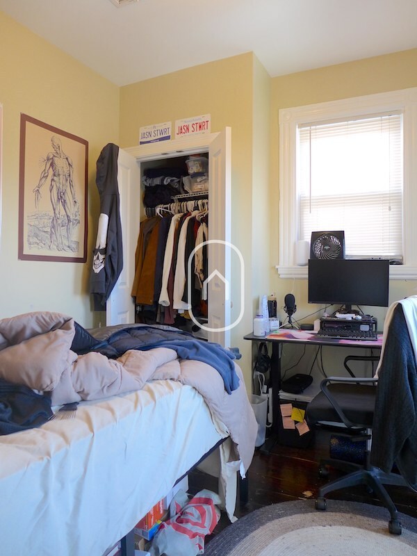 Photo - 8 Worthington St