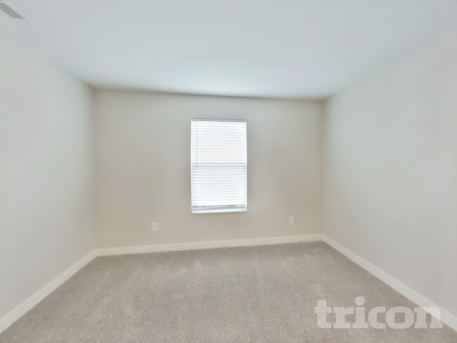 Photo - 1303 Eton Wy Casa